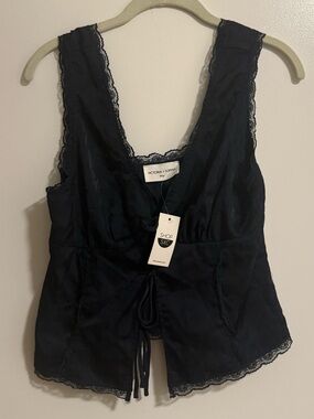 NWT Victoria + Sophia Navy Lace Trim Tank Top